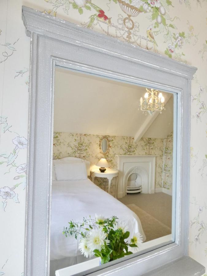 The Mount Somerton Retreat - Nr Bruton, Glastonbury, The Spectacular Wells Cathedral, Millfield School, Leonardo Helicopters, Yeovilton Szoba fotó