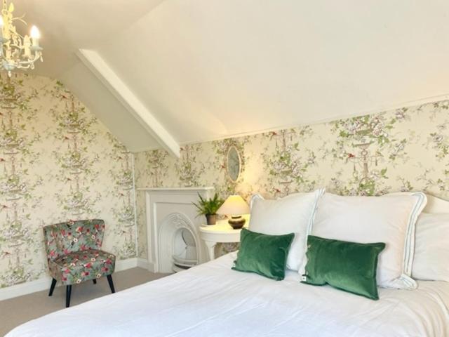 The Mount Somerton Retreat - Nr Bruton, Glastonbury, The Spectacular Wells Cathedral, Millfield School, Leonardo Helicopters, Yeovilton Kültér fotó