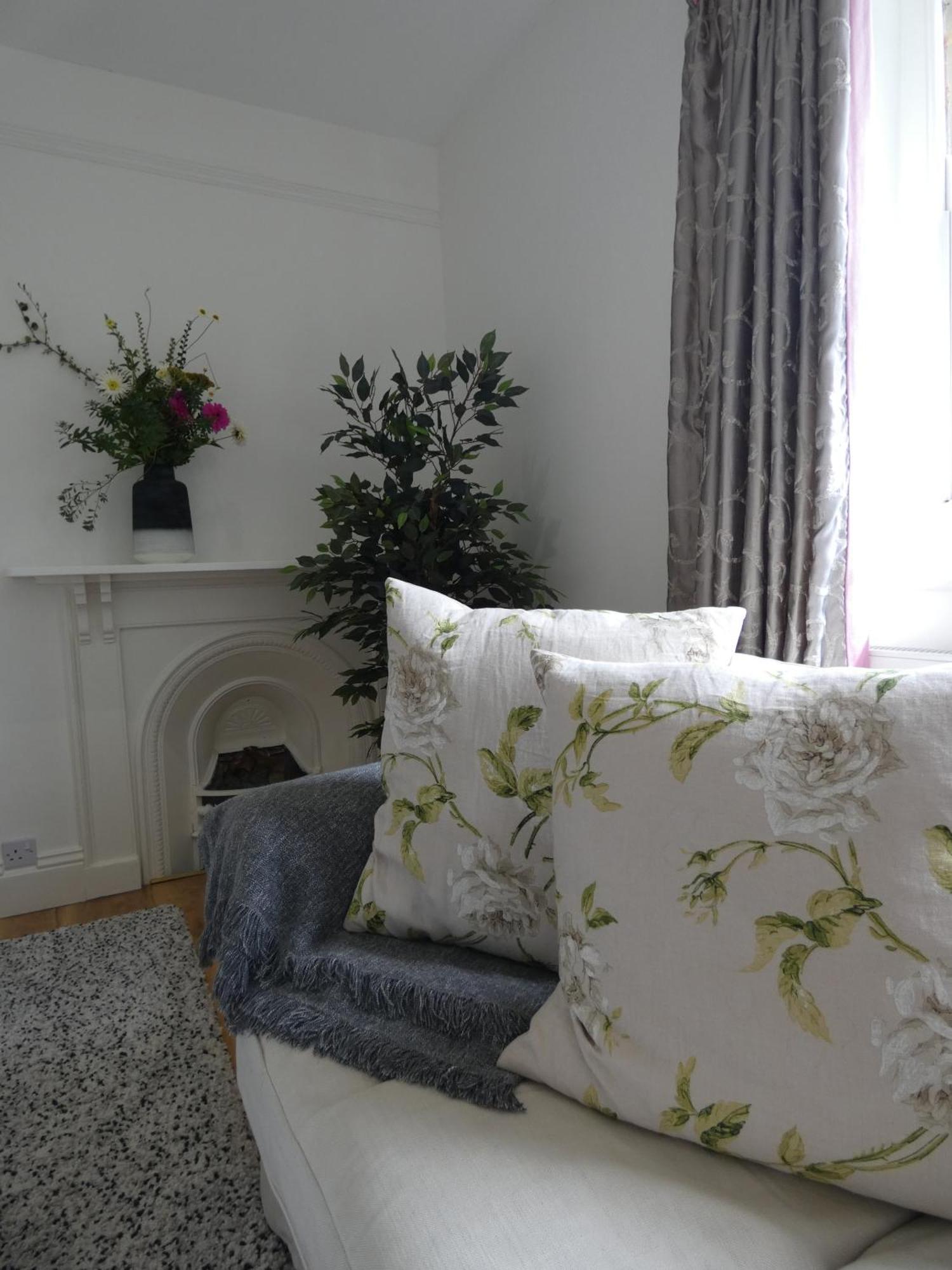 The Mount Somerton Retreat - Nr Bruton, Glastonbury, The Spectacular Wells Cathedral, Millfield School, Leonardo Helicopters, Yeovilton Kültér fotó