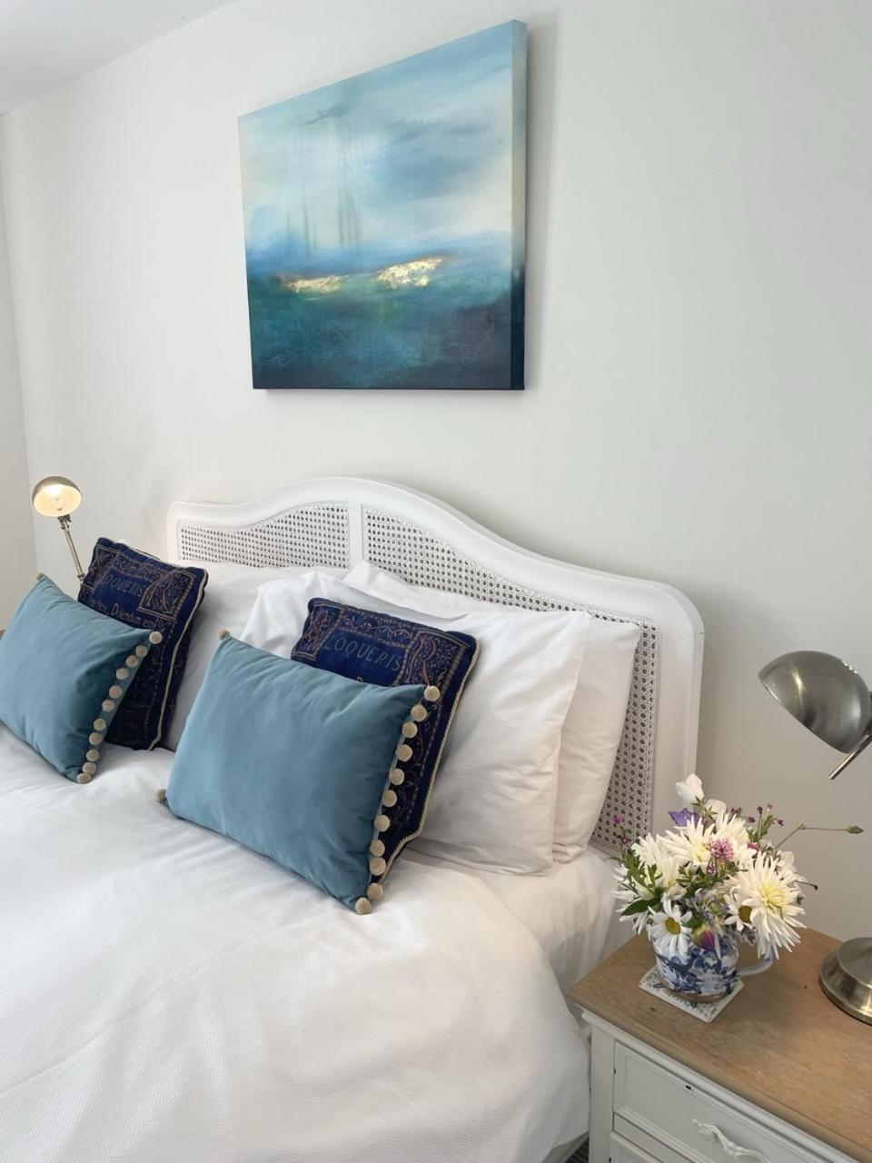 The Mount Somerton Retreat - Nr Bruton, Glastonbury, The Spectacular Wells Cathedral, Millfield School, Leonardo Helicopters, Yeovilton Kültér fotó